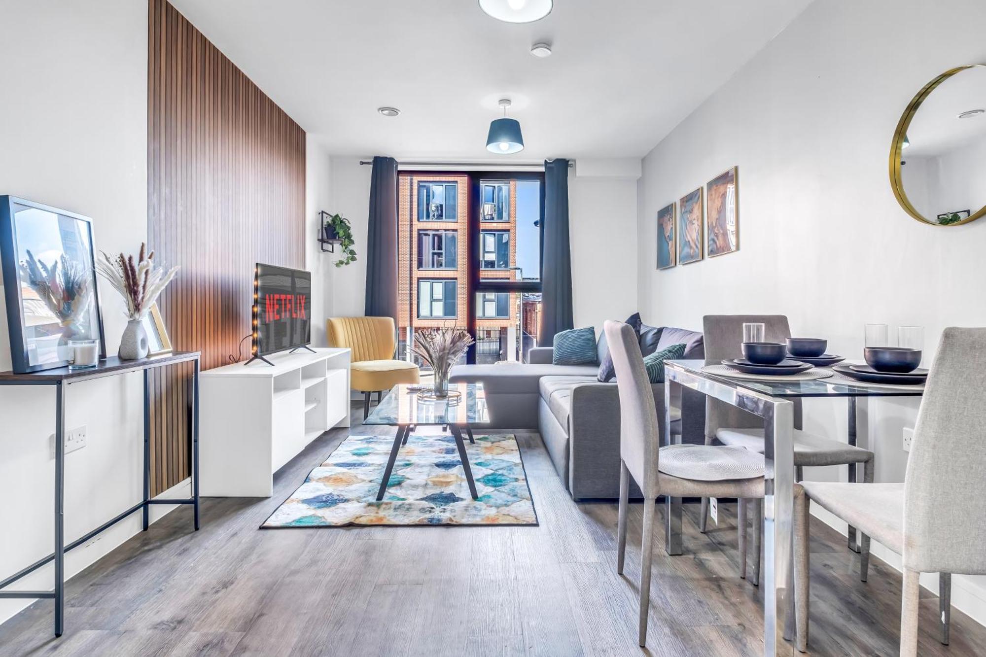 City Centre Emerald Escape - Sleeps-6, 2Beds & 2Baths , Netflix , Free Internet Бирмингам Екстериор снимка