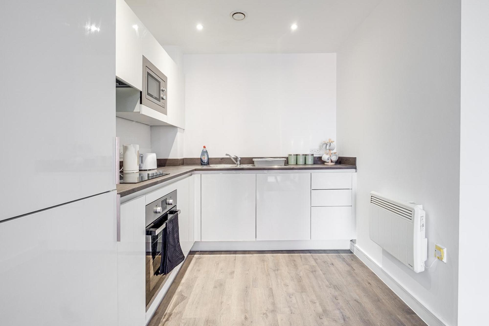 City Centre Emerald Escape - Sleeps-6, 2Beds & 2Baths , Netflix , Free Internet Бирмингам Екстериор снимка